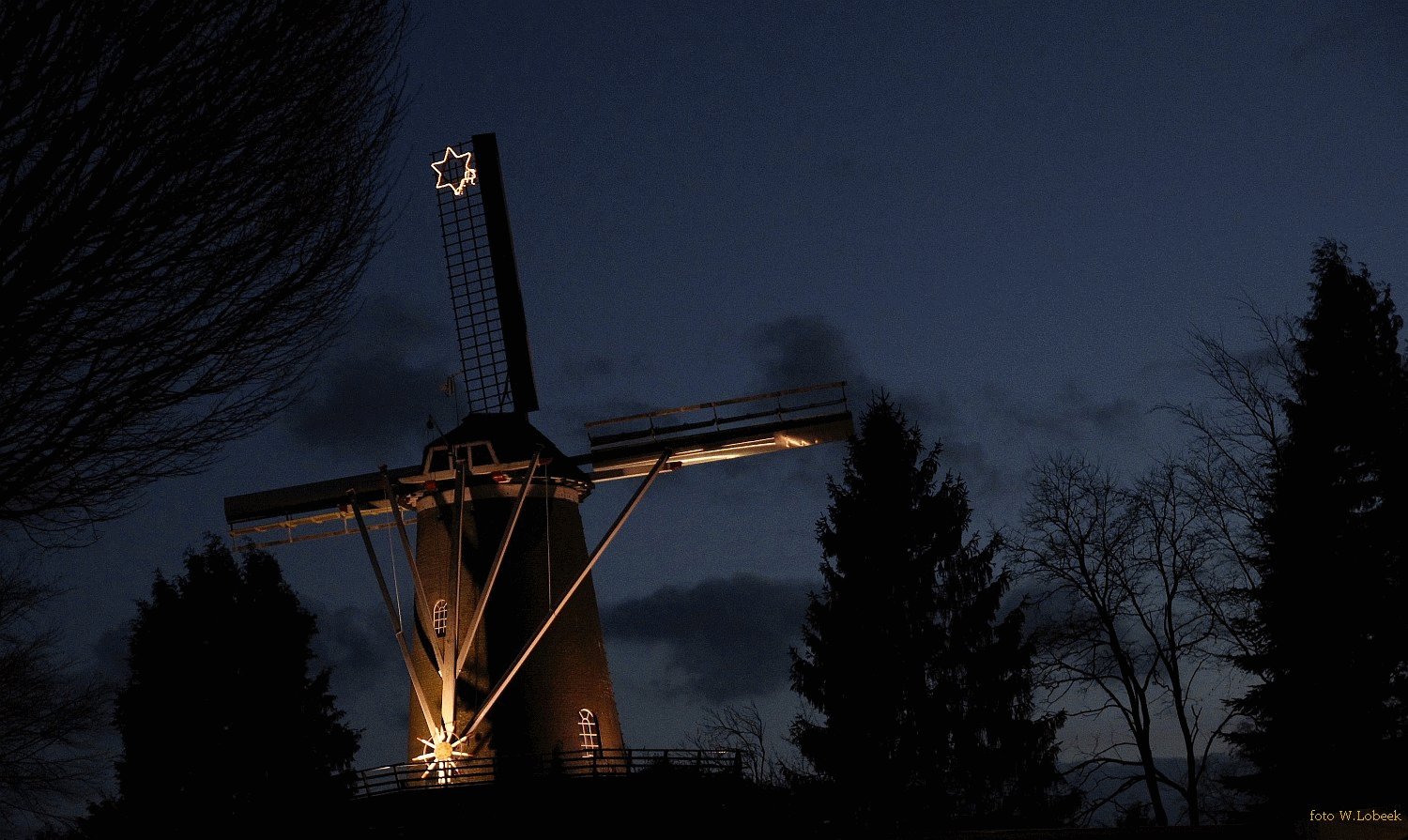 molen Agneta in kerstsfreer 2014