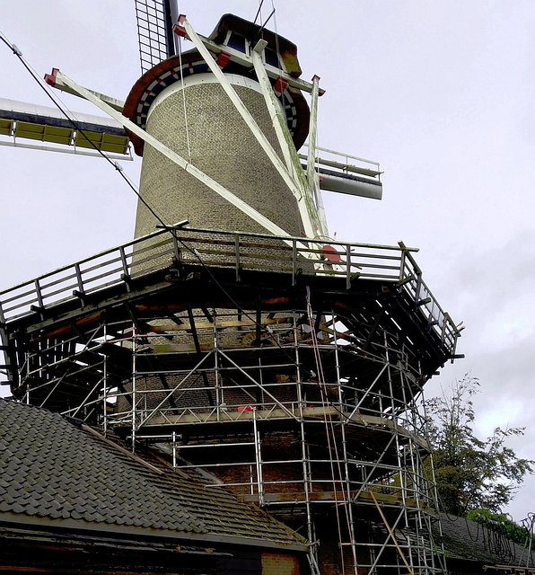 voegwerk gevorderd tot paar meter onder de stelling